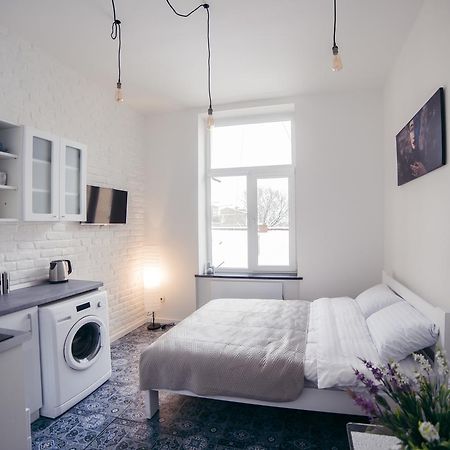 Студия С Дизайнерским Ремонтом Lviv Buitenkant foto