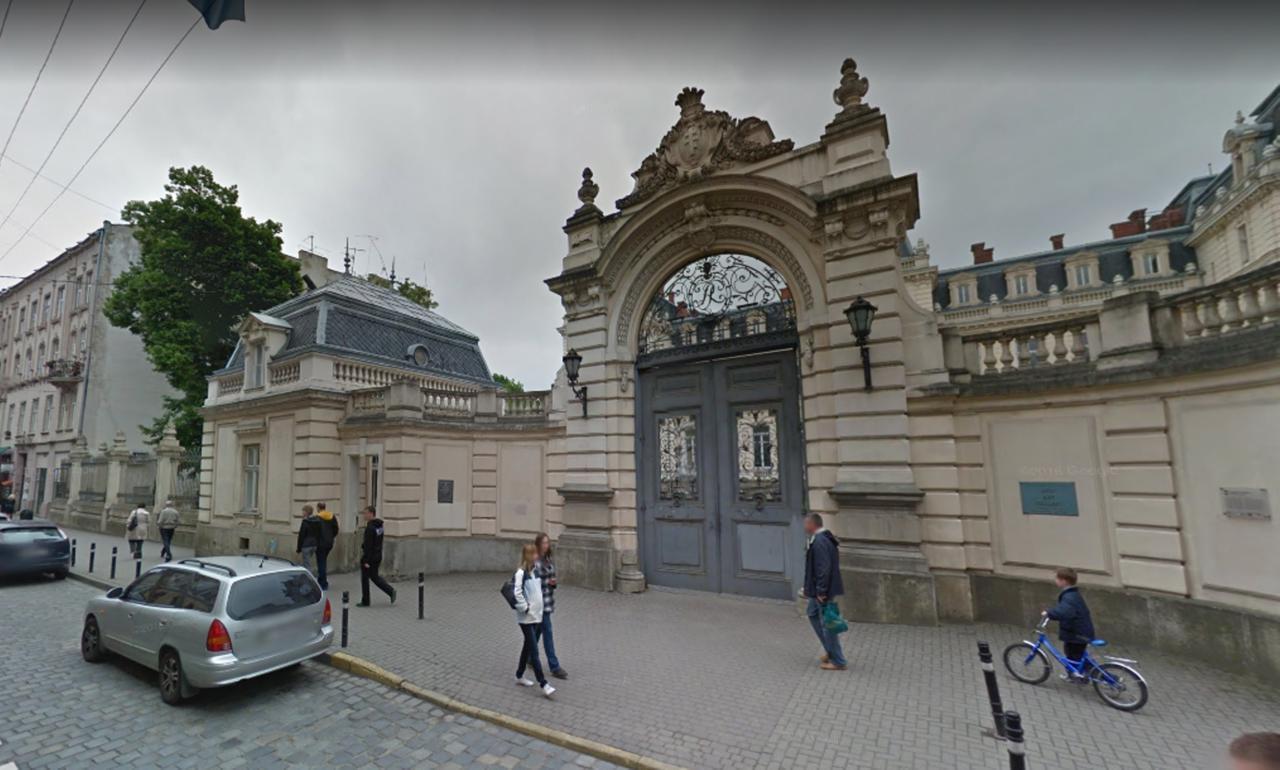 Студия С Дизайнерским Ремонтом Lviv Buitenkant foto